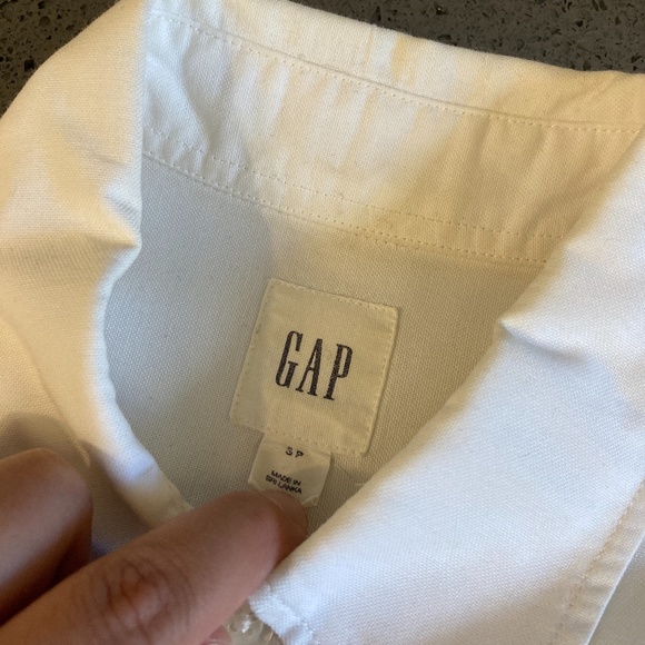 Gap | Men's Oxford Shirt - Picture 2 of 5